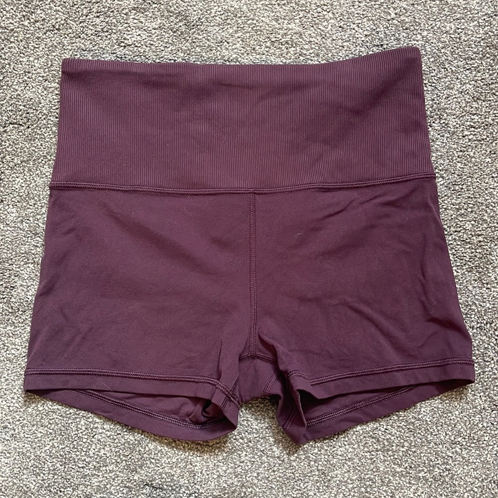 LIKE NEW Athleta studio 2.5inch short purple